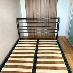 【引き取り先決まりました】【無料】セミダブルベッド(マットレス&フレーム) by ニトリの画像