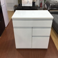 ホワイトのキッチンカウンターを紹介します！！