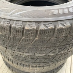 中古スタッドレスタイヤ4本の画像