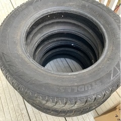 中古スタッドレスタイヤ4本の画像