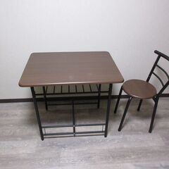 ①【差し上げます】ダイニングテーブル、イス（１却）引き取り可能な...