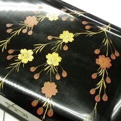 和風 コスメボックス 幅23×奥行16×高さ10.5cm 化粧道具箱 桜柄 オルゴール付き 鏡付き 鍵付き 札幌 厚別店の画像