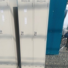 4つセットダイヤル式鍵付きロッカー