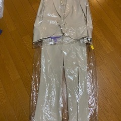 23区　ベージュスーツ
