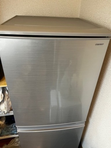 SHARP 冷蔵庫　3,000円