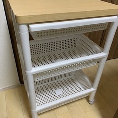 【取引中】キッチンワゴン、ミニチェスト、蓋付きバスケット