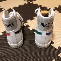 新品、ナイキスニーカーの画像