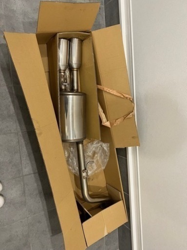 マフラー ガナドール プリウス ‪α‬ zvw