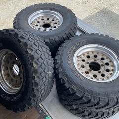 タイヤホイール　4WD用