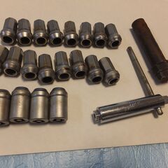 ホイール ナット セット  P1.5  ロックナット付き