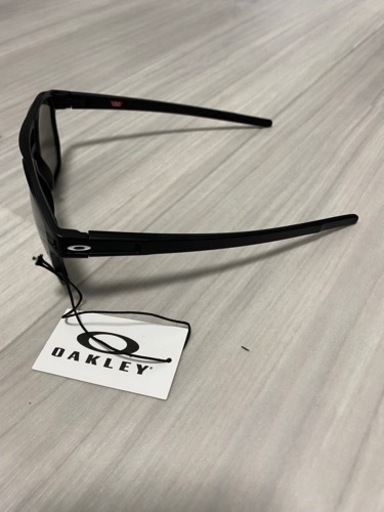 最終値下げ！新品未使用✨OAKLEY サングラス　偏光