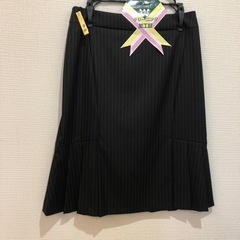 スーツ　黒ストライプ　7号サイズの画像