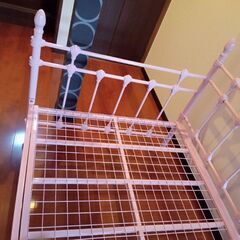 かわいいパイプベッドの画像