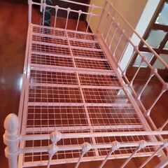 かわいいパイプベッドの画像