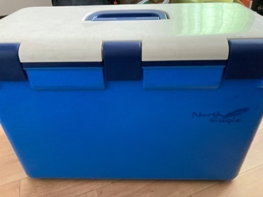 中古のクーラーボックスになります