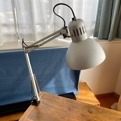 WOODPRO杉足場板テーブル＋IKEA鉄脚＋照明セットの画像