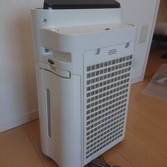 加湿空気清浄機　シャープ KC-H50-Wの画像