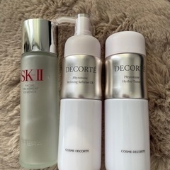 SK2とDECORTEの使用済みの空瓶