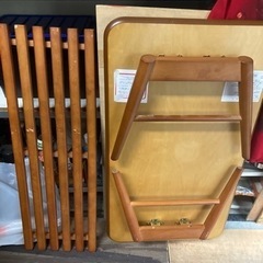 折り畳みテーブルの画像