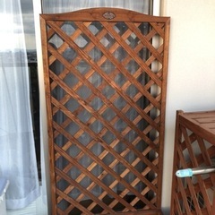 【お譲り先が決まりました】フェンス 目隠し 木製 プランター付きラティス付きプランターボックス おしゃれの画像