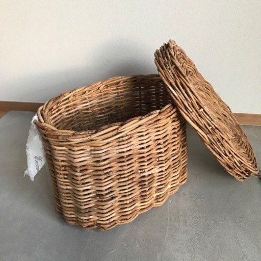 Encachette ふた付きオーバルバスケット