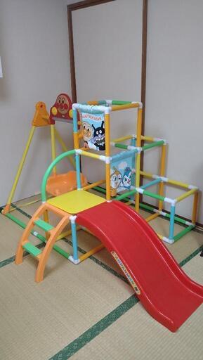 アンパンマン　ジャングルジム　ブランコ　滑り台