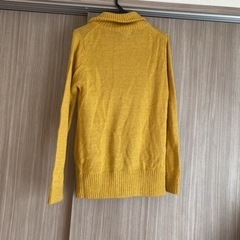 イエローロングカーディガン　カラシ色の画像