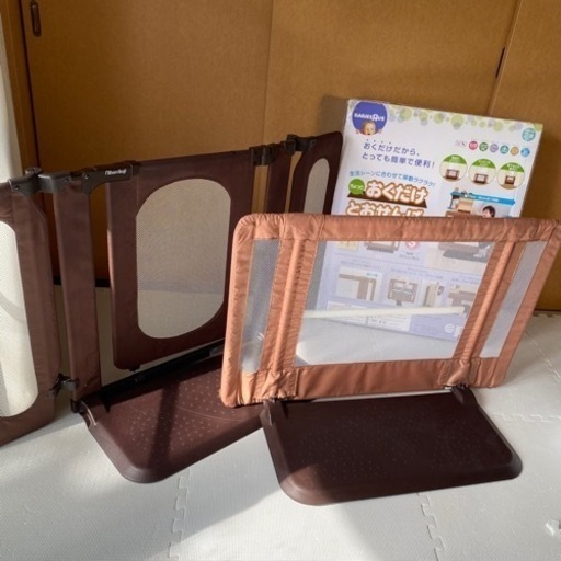 日本育児ベビーゲート2つ