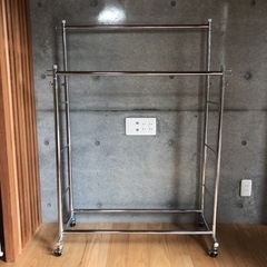 ハンガーラックの画像