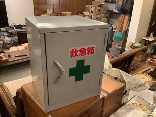 薬箱？　レトロ　スチール？