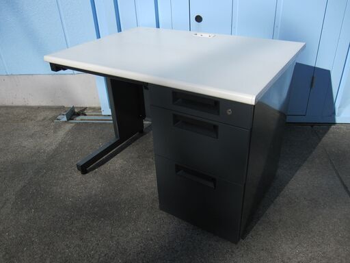 事務机　ブラック　プラス製フラットライン　1000ｘ700ｘ700