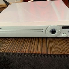 22型テレビとDVDプレーヤーの画像