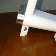 デスクライト(置くだけで充電付)の画像