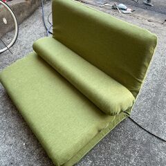 リサイクルショップどりーむ天保山店　No９２３　ソファ　座椅子　折りたたみ　グリーン　コンパクトの画像