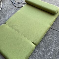 リサイクルショップどりーむ天保山店　No９２３　ソファ　座椅子　折りたたみ　グリーン　コンパクトの画像