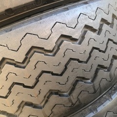 185/65R15. 101/99 LTトラックタイヤの画像