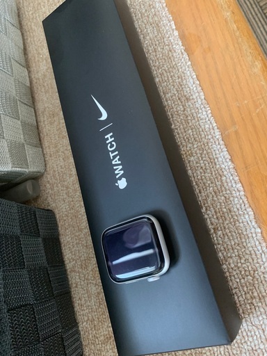 Apple Watch SE 44mm Nike GPSモデル シルバー
