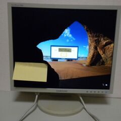 PCモニター　３：４回転可　中古