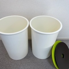 プラスチック製スツールの画像