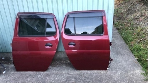 ダイハツ・エッセ扉