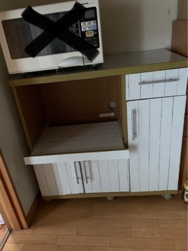 商談中　レンジ台付き食器棚