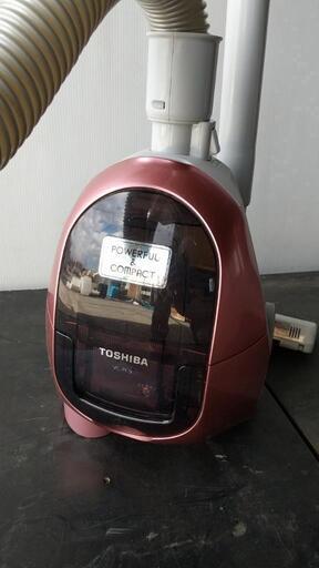 ☆東芝　掃除機　2013年製　P☆