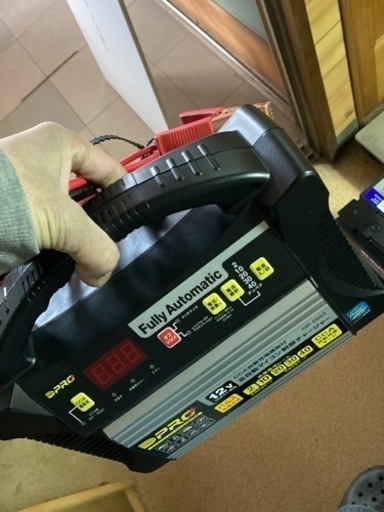 アメ車対応✨バッテリー充電器‼︎バッテリーおまけ付き✨