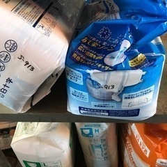 介護用オムツ　尿取りパッド　Mサイズ中心　200円〜