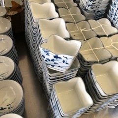 シリーズ物の陶器類　お持ち帰り限定の画像