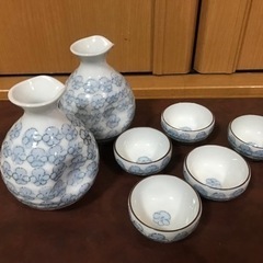 決まりました)有田焼　酒器セット　徳利2 おちょこ5個