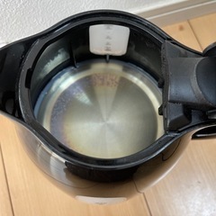 電気ケトルブラック1リットルの画像