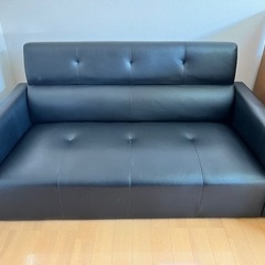 【脚付き】2人掛けソファー　ブラック