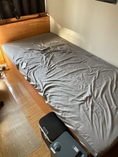 定価6万円跳ね上げ式ベッドフレーム(マットレスはつきません)