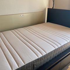 IKEA MALM マルムセミダブルベッドとマットレス　収納付き...